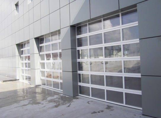 门业图片-自动门系列惠州4s店透视门 电动玻璃透视门 水晶门4-5cm图片
