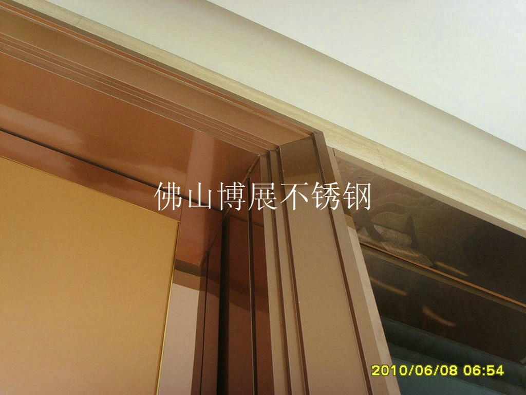 门业图片-不锈钢酒店大门镜面玫瑰金门套、拉丝玫瑰金门套可按客户要求定制图片