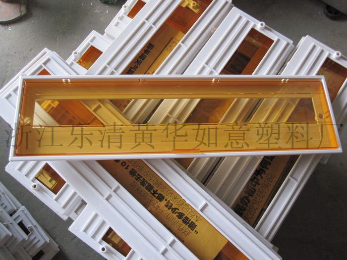 门业图片-产品PZ30塑料面板，电柜面板，优质照明面板2-24回路图片