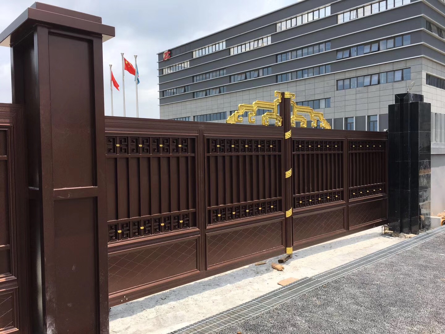 门业图片-推拉门高档别墅庭院铝艺门JH225图片